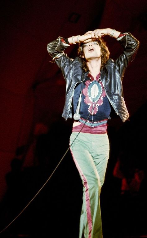 Mick Jagger Talk About Rolling Stones Exhibition and Desert Trip Festival - Mick Jagger Interview Mick Jagger 70s, Glamrock Aesthetic, David Bowie 70s, David Bowie And Mick Jagger, David Bowie Mick Jagger, Mick Jagger Style, 70s Glam Rock, Mick Jagger Rolling Stones, Harry Clarke