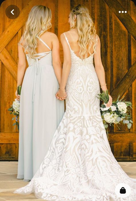 Cute Bride And Bridesmaid Pictures, Best Friend Wedding Photoshoot, Maid Of Honor Pics With Bride, Sister In Law Pictures Wedding Photos, Sister Bride Photos, Brides And Maid Of Honor Pictures, Sister Of The Bride Pictures, Bride Pictures With Bridesmaids, Wedding Pictures Sisters