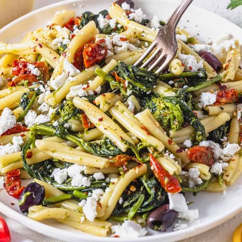 Casarecce pasta - The Plant Based School Casarecce Pasta Recipes, Broccoli Rabe Recipe, Casarecce Pasta, Tofu Pasta, Main Salad, Plant Based School, Cherry Tomato Pasta, Lentil Pasta, Chickpea Salad Recipes