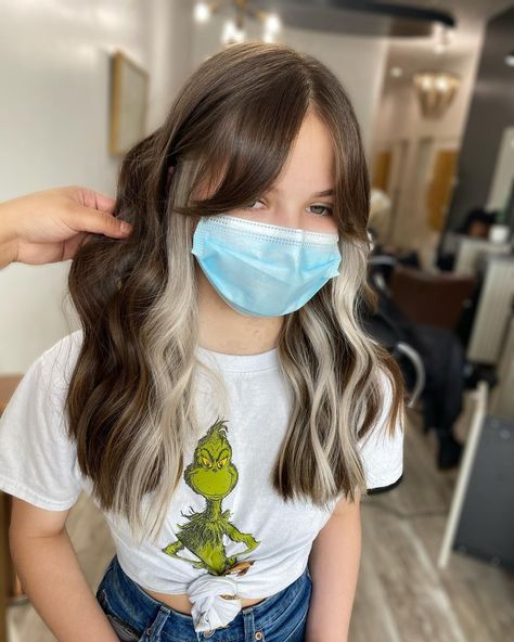 Dallas Hairstylist +Extensions on Instagram: “super cute peek-a-boo blonde with curtain bangs 🤍 . . . . . . #peekaboohair #peekaboohighlights #curtainbangs #dallasblonde…” Curtain Bangs With Partial Highlights, Peekaboo Blonde With Curtain Bangs, Brunette Hair With Blonde Underneath And Money Piece, Peek A Boo Hair Blonde And Brown, Curtain Bangs Dyed Blonde, Brown Hair With White Peekaboo, Curtain Bangs Peekaboo Hair, Two Tone Color Block Hair, Peak A Boo Bangs