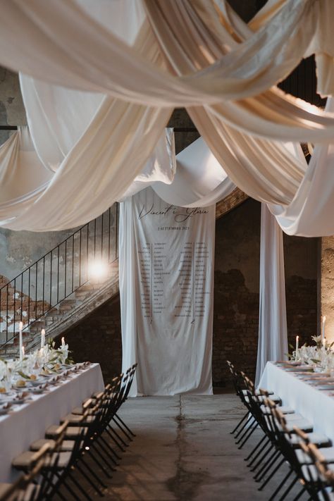 Chiffon Draping Wedding, Draped Fabric Wedding Decor, Dramatic Draping Wedding, Linen Drapes Wedding, Drape Wedding Decor, Drape Ceremony Backdrop, Linen Wedding Decor, Wedding Drapery Ideas, Drape Wedding Backdrop