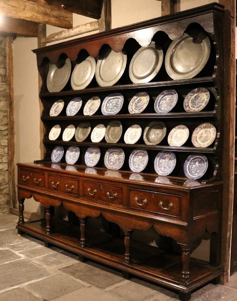 SUPERB AND RARE WELSH OAK MONTGOMERYSHIRE DRESSER CIRCA 1730 Crockery Display, Antique Dressers, Georgian Interiors, Welsh Dresser, Help The Poor, Antiques For Sale, Antique Photos, Display Cabinet, Antique Dresser