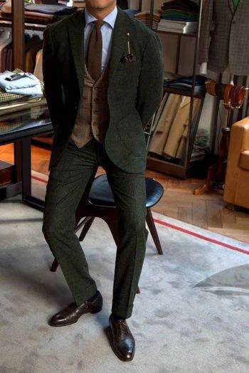 Wearing sports jackets and texture: How to dress like Alan See – Permanent Style Fall Wedding Suits, Vintage Wedding Suits, Green Tweed Suit, Wedding Suit Groom, Green Suit Men, Mens Tweed Suit, Brown Tweed Suit, Beach Wedding Suits, Green Wedding Suit