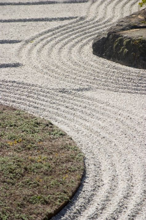 Sand Landscape Design, Sand Garden Zen, Gravel Gardens, Architecture Pattern, Zen Sand, Zen Sand Garden, Sand Garden, Sand Landscape, Peace Design