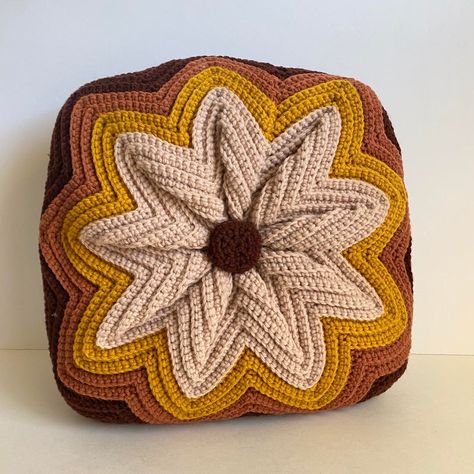 Mid Century 1960s Crochet Square Pillow Handmade Boho Chic Cushion A fun retro kitschy throw pillow, thought to be handmade. Great to go with your afghan throw blankets.  Tags: kitschy 60s vintage granny grandma grandmacore cottagecore tan mustard yellow brown sunburst starburst Crochet Pillow Sham Pattern, Bee Pillow Crochet, Vintage Crochet Pillow, Mid Century Crochet Blanket, 70s Throw Pillows, Throw Pillow Crochet Pattern, Mid Century Modern Crochet, Crotchet Pillow, Crochet Boho Pillow