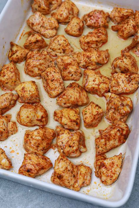 Chicken Bits In Oven, Chicken Chunks In Oven, Oven Chicken Bites Recipes, Boneless Chicken Breast Oven, Baking Chicken In Oven, Oven Baked Chicken Bites, Chicken Bites Oven, Bake Chicken In Oven, Cubed Chicken Recipes