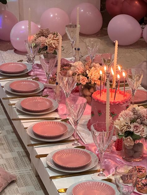 Tiktok{.qx61}💕🩰💗🎀🍰🕯️ Cute Birthday Party, Bday Dinner, Girly Birthday Party, Garden Party Theme, Graduation Party Planning, Birthday Goals, Birthday Ideas For Her, Birthday Dinner Party, Birthday Party Theme Decorations