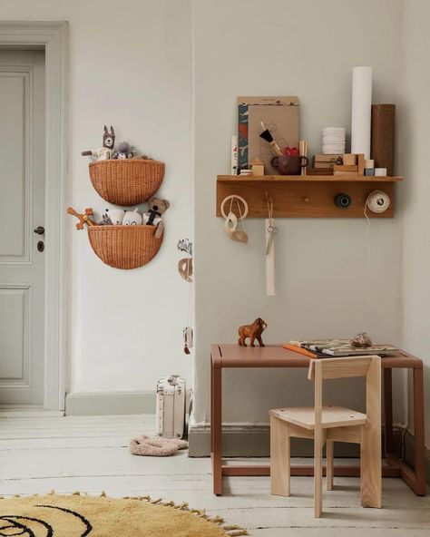 Make room for your little genius to shape new ideas, throw small dinner parties or colour for hours with the @fermliving ‘s kids furniture collection. Featuring a range of simple, contemporary design pieces in an array of beautiful colours, the collection presents the perfect solution for creating a creative, playful space that is sure to spark your little one’s imagination 🙌🏻 Architect Table, Ferm Living Kids, Kids Dining, Living Place, Warm Interior, Oak Shelves, Living Wall, Rattan Furniture, Basket Sets