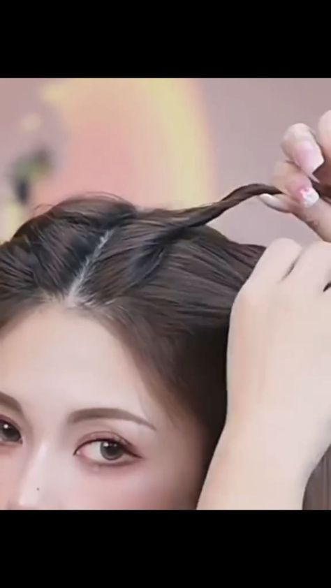 Sanggul Modern, Hair Style Vedio, Cute Quick Hairstyles, Easy Hairstyles For Thick Hair, Ponytail Hairstyles Easy, Mode Tips, Easy Hairstyles For Medium Hair, Hair Tips Video, Bun Hairstyle