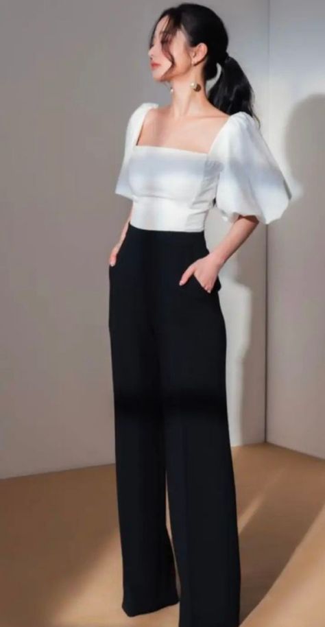 Meeting Clothes For Women, Formal Wear Women Aesthetic, White And Black Formal Outfit, Semi Formal Graduation Outfit, Formal One Piece For Women, Doctor Style Outfits Women, Office Outfits For Short Women, Black And White Semi Formal Outfits, Casual Gala Outfit