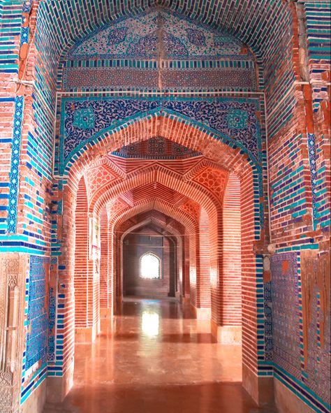 Sindh Architecture, Shah Jahan Mosque, Shah Jahan, Iran Culture, Mughal Art, Arch Interior, Persian Culture, Architectural Styles, Year 5