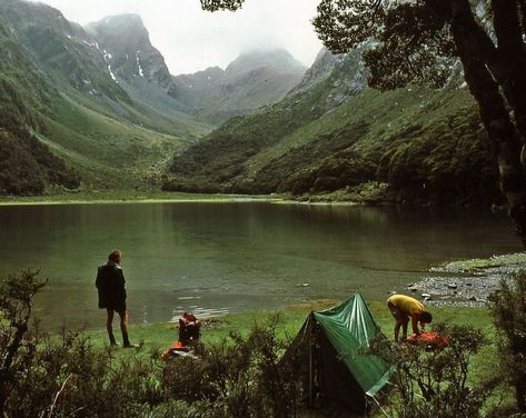 Steffan on Instagram: “A lakeside spot deep in the Otago region of New Zealand’s South Island, 1979. Via @straymountain #lakeside #newzealand #southisland…” Camping Pictures, Camping Outfits, Samar, Parkour, Nature Aesthetic, Pretty Places, In The Mountains, Go Outside, Pretty Pictures