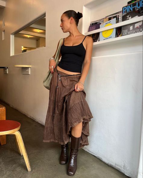 Kg Lillian, European Summer Outfits Women, Witchy Summer Outfits, Kanye Concert, Cowboy Boots Summer, Lisbon Summer, Skirt With Heels, City Cowgirl, Brown Skirt Outfit