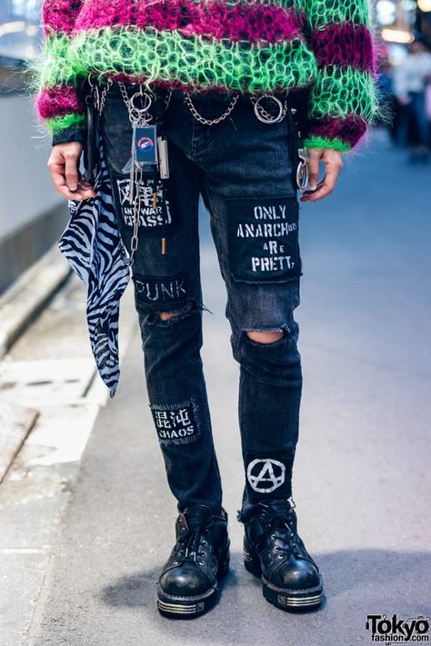 Anarchy Clothing, Punk Inspired Fashion, Wide Knit Sweater, Japanese College, Pretty Jeans, Punk Fashion Diy, Punk Jeans, Punk Street Style, Loose Knit Sweater