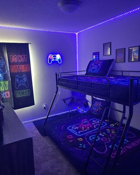 Game On Room Ideas, Gamer Room Bedroom Ideas, Gaming Room Kids Boys, Game Room Theme Bedroom, Boys Game Themed Bedroom, Gamer Room For Boys, Boys Gaming Bedroom Ideas Small Room, Teen Boy Shared Room, Kids Gaming Bedroom Ideas Boys