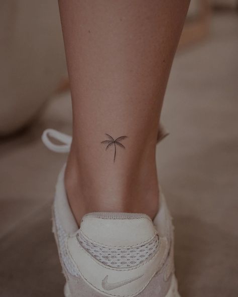 30 Stunning Palm Tree Tattoo Ideas for a Tropical Vibe - 100 Tattoos Tiny Female Tattoos, Small Tattoos For Ankle, Small Tattoo Spots For Women, Minimal Tatoos Idea Woman, Micro Tatoos Ideas, Simple First Tattoos For Women, Cute Places For Small Tattoos, Womens Ankle Tattoos, First Tatoos Idea