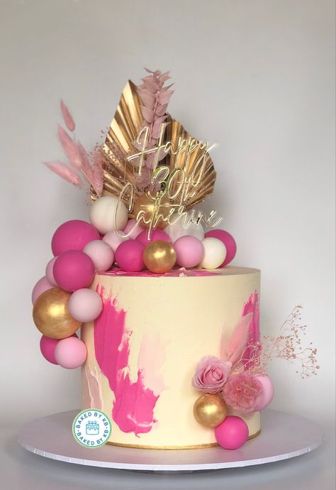 Pink Orange Gold Birthday Cake, 40 Year Old Cake Ideas, Pink Gold Cake Birthday, Pink Sweet 16 Birthday Cake, Birthday Cake Gold And Pink, Pink And Gold Cake Birthday, Pink And Gold Cake Ideas, Hot Pink Cake Ideas, Hot Pink And Gold Cake