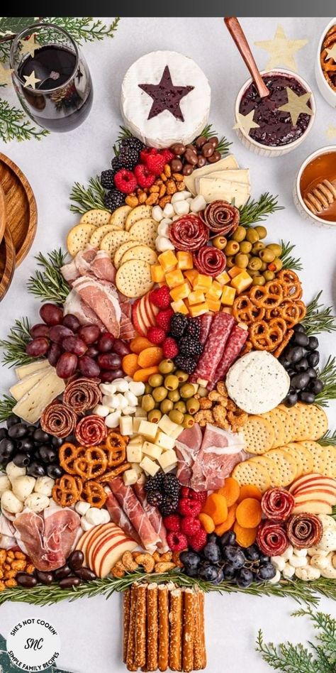 Christmas Tree Charcuterie Board, Tree Charcuterie Board, Christmas Tree Charcuterie, Tree Charcuterie, Christmas Catering, Christmas Charcuterie Board, Charcuterie Appetizers, Christmas Charcuterie, Christmas Platter