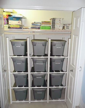 PVC Pipe Tote Racks by Janne.CC Pvc Pipe Storage, Pvc Pipe Furniture, Toy Organization Diy, Pvc Pipe Ideas, Toy Room Organization, Garage Organization Tips, Pvc Storage, Pvc Pipe Projects, Clutter Control