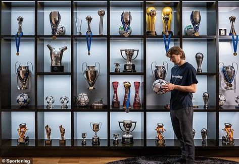 Trophy Cabinets, Corner Display Cabinet, Sport Rack, Trophy Display, Luka Modric, School Interior, Real Madrid Players, Baby Room Design, Love Quotes Wallpaper