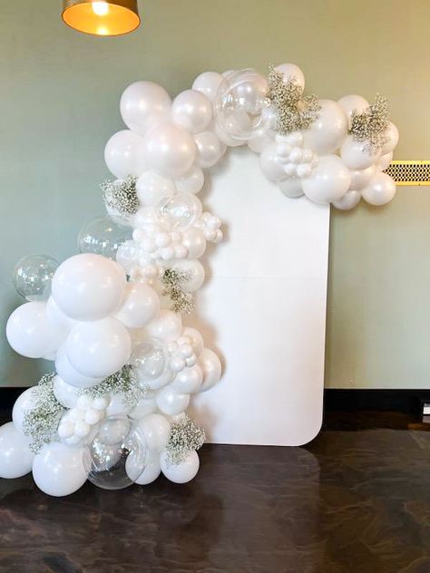 Black And White Bridal Shower Table Decor, All White Brunch Decor, Balloon Arch With Clear Balloons, White And Champagne Balloon Arch, White Cloud Balloons, White Color Birthday Theme, Pearl White Balloon Arch, Cloud Nine Balloon Garland, White And Clear Balloons