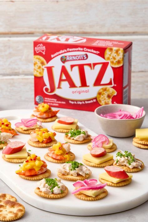 Summer entertaining for a crowd can be tough. Why not try these quick canape ideas to fancy up your Arnott’s Jatz crackers. Not feeling too adventurous? Stick to the classic – Jatz, cabanossi and cheese! There is no substitute for an Aussie crowd pleaser! Click through to discover full recipes. Cracker Canapes, Simple Canapes, Picnic Platter, Canape Ideas, 30th Ideas, Canapes Recipes, Full Recipes, Retro Food, Party Food Platters