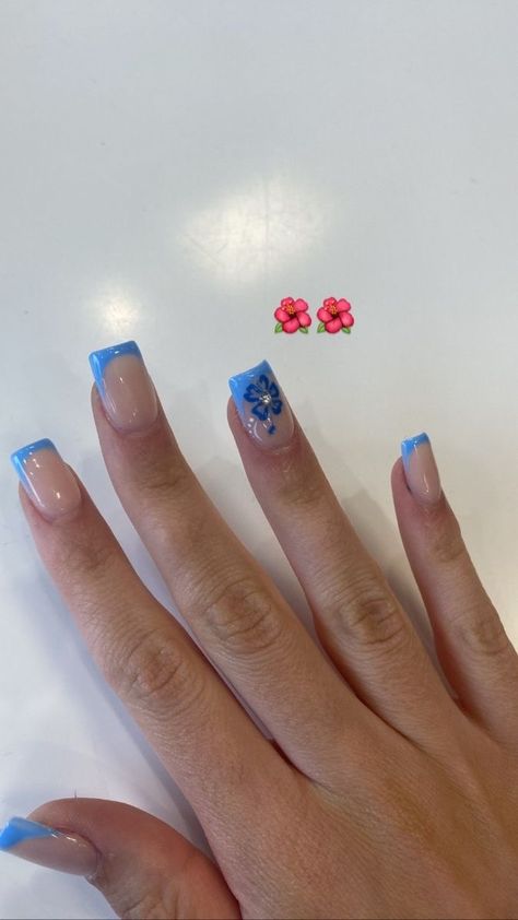 Cute Short Gel Nails Summer Square, Easy Acrylic Designs, Nails Summer Square Short, Summer Blue Nail Ideas, Nail Designs Summer Square Shape, Cute Summer Nail Colors Gel, Blue Nails Inspo Short, Nail Ideas For Small Hands, Cute Summer Nails Short Square