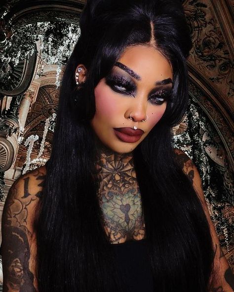 Glam Goth Beauty on Instagram: "Enter your Queen Vampire era in 2023 in our best selling glam! @theglamgoth is wearing Dracula Diamonds on the eyes topped with Rockstar Eyelashes and Goth Majesty on the lips! 👑🩸🖤" Vamp Glam Makeup, Vampire Aesthetic Black Woman, Vampire Makeup Black Women, Marley Bloodrose, Glam Vampire Makeup, Elegant Goth Makeup, Alt Goth Makeup, Glam Goth Makeup, Vampire Goth Makeup