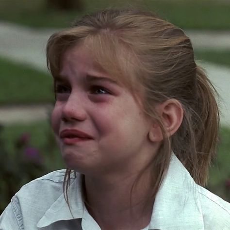 Anna Chlumsky 90s, My Girl Movie, My Girl 1991, My Girl Film, Anna Chlumsky, Beatiful People, Girl Film, 90s Movies, Jamie Lee Curtis