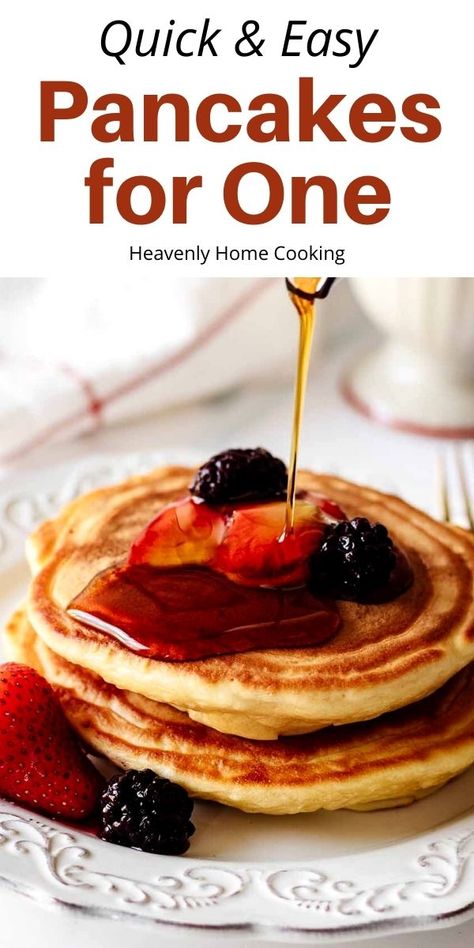 Essen, Small Serving Pancake Recipe, Single Serve Pancakes Healthy, Single Person Breakfast Ideas, Pancake Recipe One Person, Single Serving Pancakes, Homemade Pancakes For One, 1 Person Pancake Recipe, 1 Serving Pancake Recipe