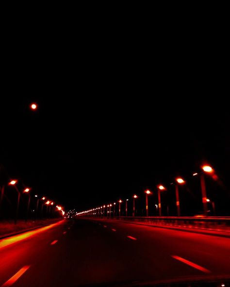 Late Night Lights Aesthetic, Streetlights At Night Aesthetic, Taillights Aesthetic, Freeway Aesthetic Night, Night Red Aesthetic, Low Battery Aesthetic, Late Night Vibes Playlist Cover, Late Night Aesthetic City, Late Night Driving Aesthetic