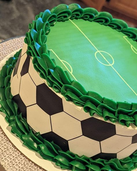 Soccer Cake Ideas For Boys, Soccer Cake Ideas, Football Cake Design, Soccer Birthday Cakes, Football Theme Birthday, Cake Designs For Boy, Soccer Cake, Hippie Birthday, Birthday Cakes For Teens