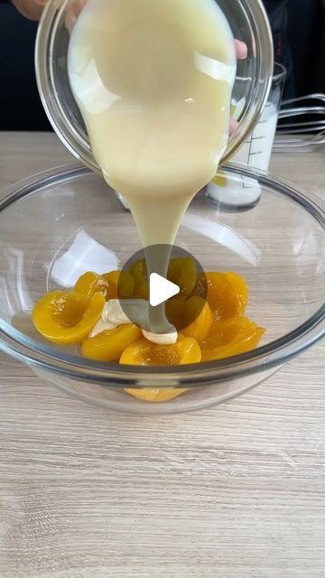 Super Yummy on Instagram: "Peach mousse dessert ready in minutes. 

INGREDIENTS:

1 CAN OF PEACHES
70G CONDENSED MILK
PEACH WATER
250 ML OF MILK
50G CORNSTARCH
250 ML WHIPPED CREAM
100 ML CONDENSED MILK

PREPARATION TIME:

REFRIGERANT 10 MINUTES" Condensed Milk Desserts, Peach Mousse, Peach Water, Mousse Dessert, Peach Desserts, Super Yummy, Condensed Milk, Gluten Free Desserts, Free Desserts