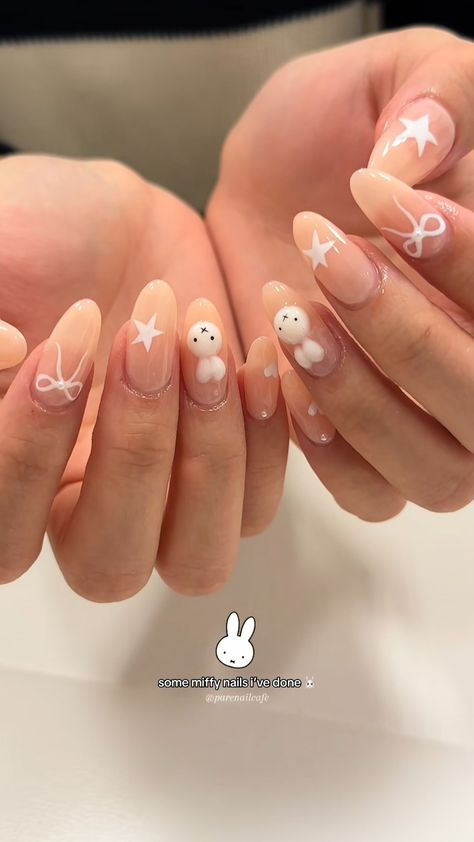 Miffy Nails Aesthetic, Miffy Christmas Nails, Korean Nail Designs Trends, Easy Design Nails, Miffy Nails, Nails Fire, Hand Painted Nail Art, Minimal Nails Art, Bunny Nails