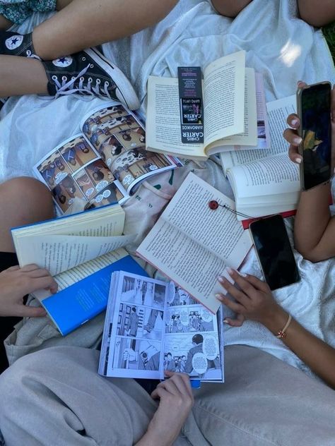 Girl Reading, Teenage Dream, Book Girl, On The Ground, I Love Books, Study Motivation, Book Aesthetic, Love Book, Summer Aesthetic