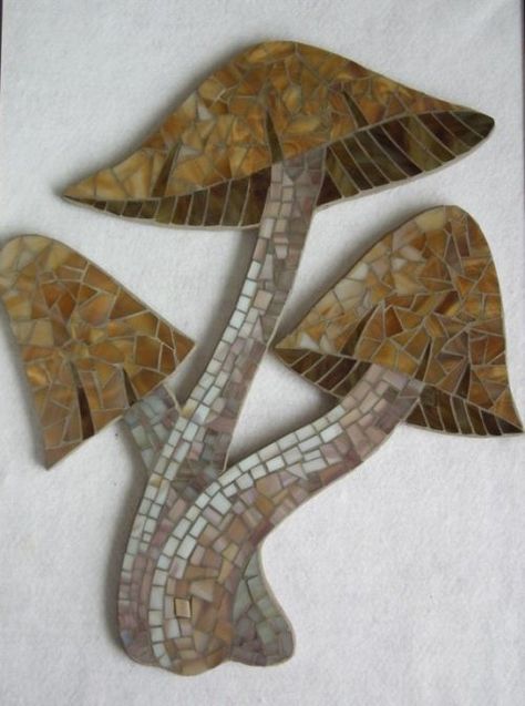 Mosaic Mushrooms Art, Mushroom Tile Art, Mosaic Mushrooms Diy, Driftwood Mosaic, Hidden Seating, Mushroom Mosaic, Mosaic Mushrooms, Bath Pond, Outdoor Mosaic