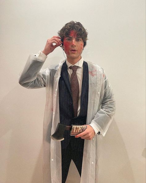 American Physco Makeup, Aesthetic Mens Halloween Costumes, American Pyscho Couples Costume, Male Halloween Outfits, Patrick Bateman Costume Men, Norman Bates Costume, Patrick Bateman Couple Costume, Halloween Fits Men, American Physco Halloween