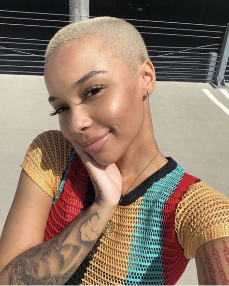 4c Buzz Cut Black Women, Women Shaved Head, Pixie Haircut Fine, Haircut Fine Hair, Short Bleached Hair, Pixie Haircut Fine Hair, Buzzed Hair, Natural Hair Short Cuts, Bald Girl