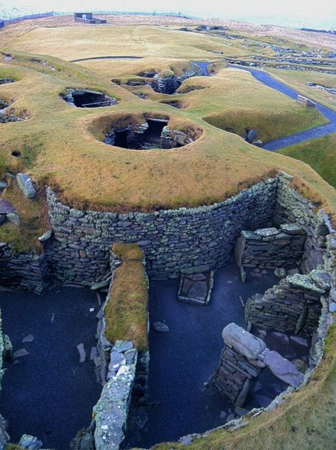 Stone Building, Shetland Islands, Voyage Europe, The Ruins, Scotland Travel, Archaeological Site, Abandoned Places, Places Around The World, Travel Bucket