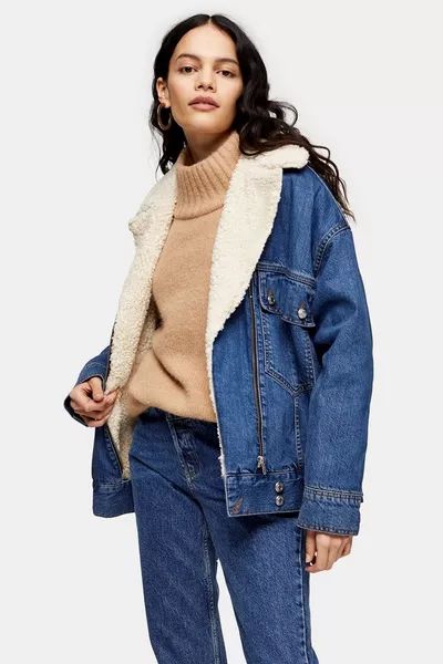 Denim Borg Jacket Outfit, Borg Denim Jacket Outfit, Sherpa Lined Denim Jacket Outfit, Sherpa Denim Jacket Outfit, Biker Denim Jacket, Zara Denim Jacket, College Clothes, Borg Jacket, Sherpa Denim Jacket