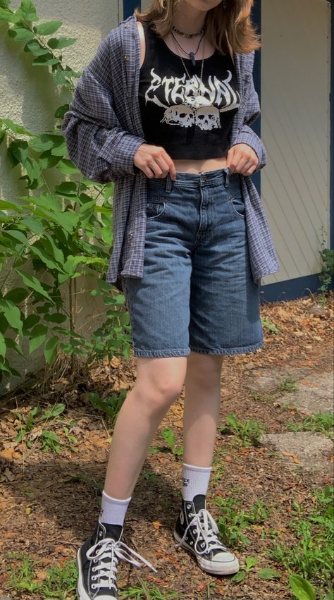 90s Grunge Shorts Outfit, Grunge Outfits Aesthetic Summer, Grunge Chic Outfits Summer, Grunge Clothes Summer, Alt Fits Summer, Subtle Alt Outfits, Grunge Hot Weather Outfit, Chill Grunge Outfit, Midwest Emo Summer Outfits