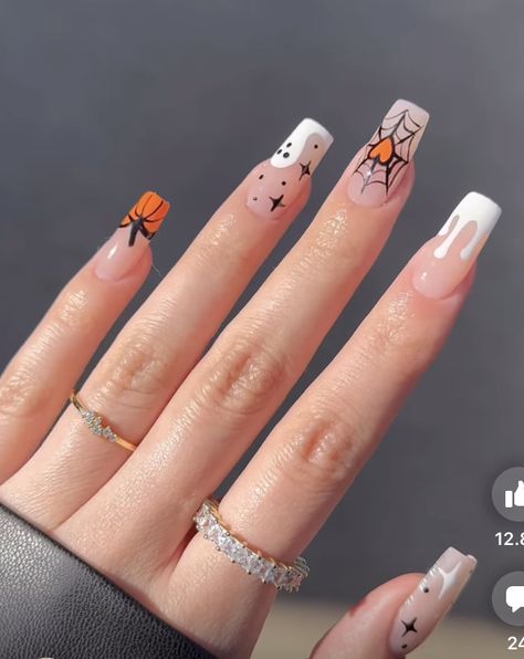 Classy Almond Nails, Spooky Nails, Halloween Acrylic Nails, Cute Halloween Nails, October Nails, Work Nails, Halloween Nail Designs, Halloween Nail, Halloween Nail Art