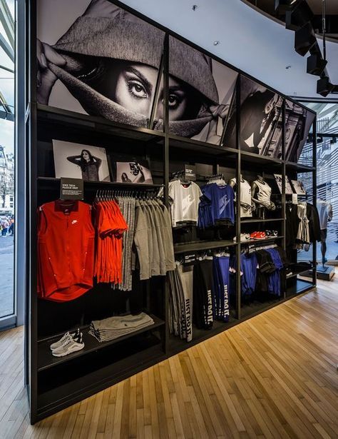 Nike Store Interior, Sport Store Design, Nike Store Design, Les Halles Paris, Print Shop Design, Retail Store Layout, Best Clothing Stores, Shoe Store Design, Clothing Store Displays