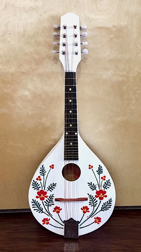 Painted Instruments, Mandolin Tattoo, Hand Painted Guitar, Ukelele Painted, Mandolin Instrument Aesthetic, How To Play The Mandolin, Mandolin Building, Mandolin Instrument, Painted Ukulele