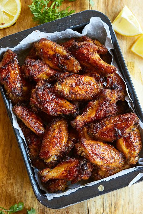 Essen, Marinade Chicken Wings, Wings Recipe Oven, Chicken Wings Recipe Oven, Spicy Chicken Wings Recipe, Baked Chicken Wings Recipe, Wings Recipe Baked, Bbq Foods, Chicken Wing Recipes Fried