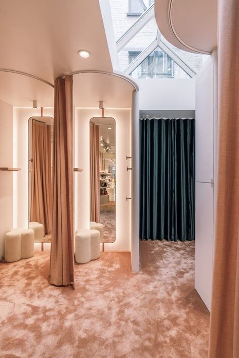 Retail Fitting Room, Leuven Belgium, 2022 Picture, Showroom Decor, Clothing Store Interior, Boutique Interior Design, Fitting Room, Bespoke Lighting, Glazed Tiles