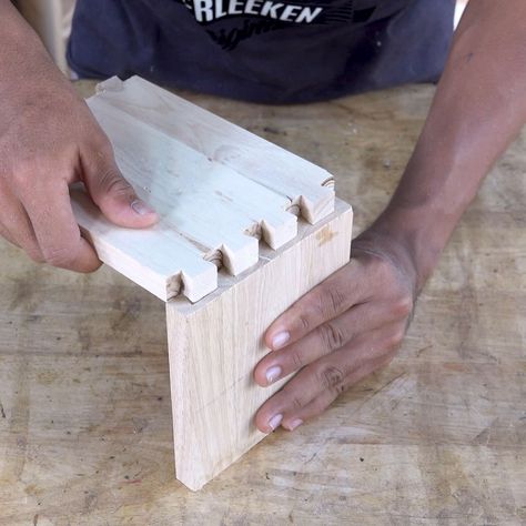 Box Joint Using Router Table Techniques | router | Box Joint Using Router Table Techniques | By Woodworking Tools TV | Facebook Box Joinery, Router Techniques, Router Box, Router Jig, Box Joints, Router Woodworking, Router Table, Woodworking Ideas, Woodworking Techniques