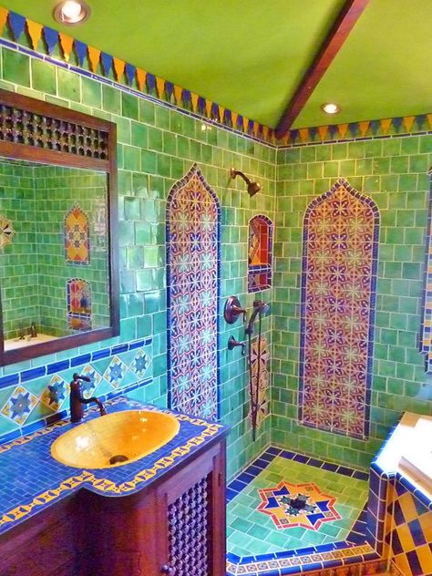 COLORFUL BATHROOM IDEAS –Not every morning greets you with positive vibes. To help to cope with a bad mood, we suggest you producing a colorful bathro... Bohemian Style Decor, Bohemian Bathroom, 아파트 인테리어, Boho Bathroom, Blue Tiles, Moroccan Decor, Bathroom Colors, Bohemian Home, Beautiful Bathrooms