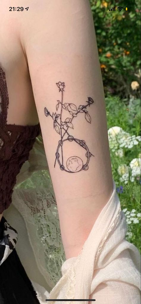 Tattoo Ideas Fleetwood Mac, Stevie Nicks Tambourine Tattoo, Stevie Nicks Inspired Tattoos, Garden Song Tattoo, Fleetwood Mac Inspired Tattoo, Stevie Nicks Tattoo Ideas, Classic Rock Tattoos, Gvf Tattoo, Stevie Nicks Tattoo