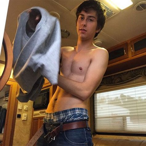 Nat Wolff Paper Towns, Natt Wolf, Kyle Gallner, Nat Wolff, Paper Towns, Stud Muffin, Human Poses Reference, Human Poses, Great Stories